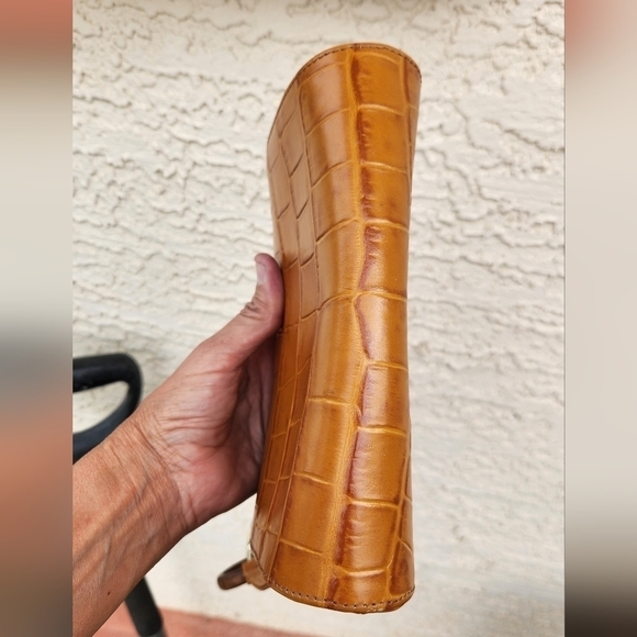 BROTHER VELLIES LIJADU CROC-EMBOSSED LEATHER SHOULDER BAG AND CLUTCH - Picture 9 of 9